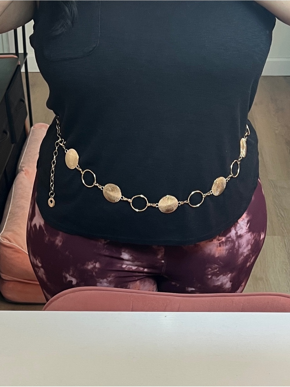 Women’s Gold-Tone Disc-Link Fashion Belt - Picture 5 of 5